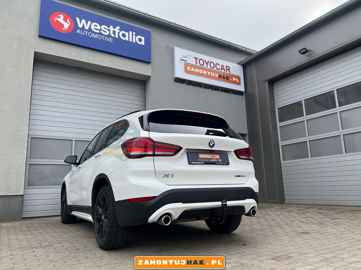 BMW X1 2020 z hakiem holowniczym Westfalia - idealne rozwiązanie dla transportu dodatkowych ładunków